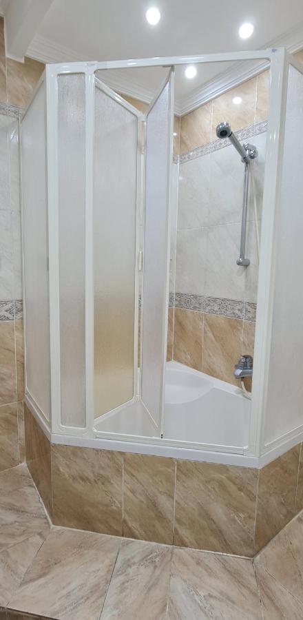 Comfy 3 Bedrooms Apartment In Cairo 96 מראה חיצוני תמונה